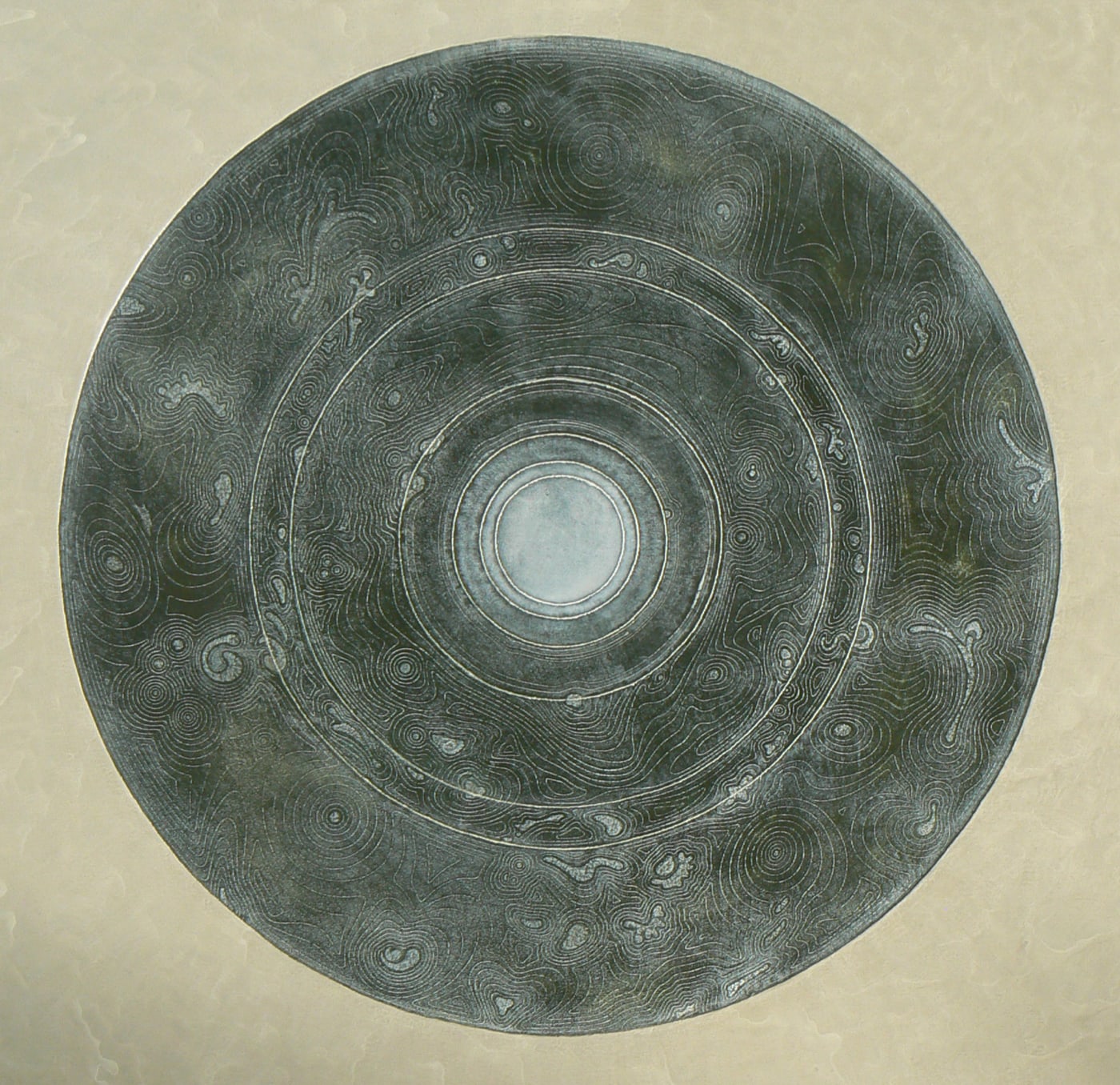 Sgraffito sur enduit chaux, sur panneau bois, pigments et cire.  