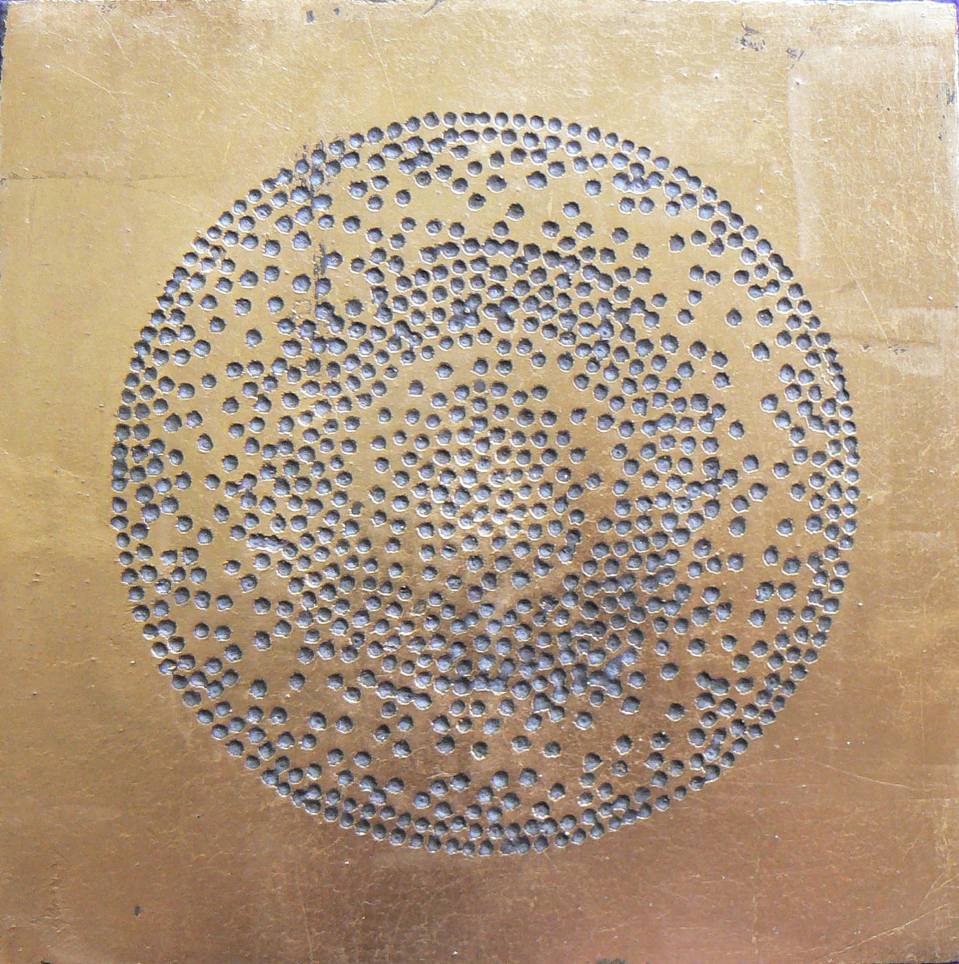 Oeuvre de Aude Arnold, gravure, artiste sgraffito, enduit chaux