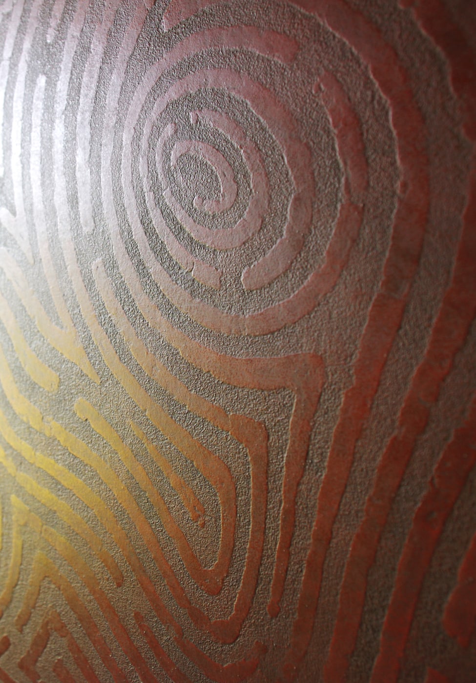 Oeuvre de Aude Arnold, artiste sgraffito, enduit chaux