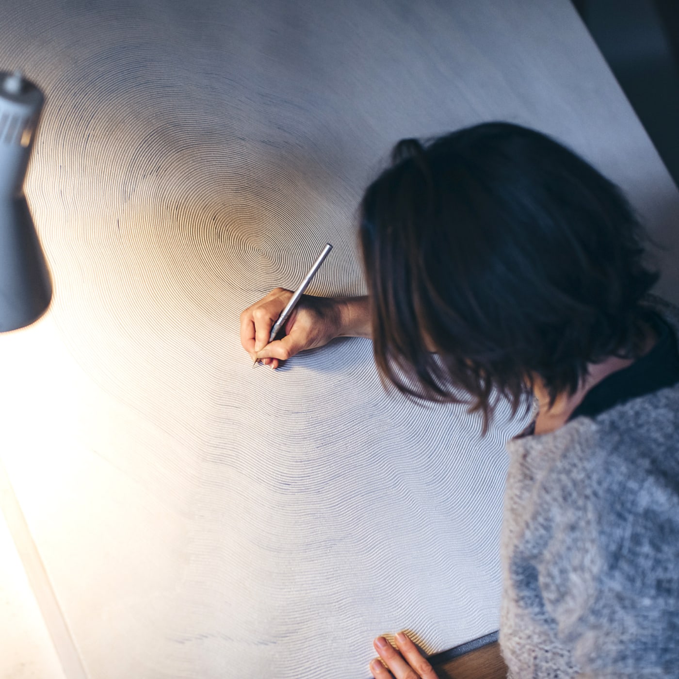 Oeuvre de Aude Arnold, artiste sgraffito, enduit chaux