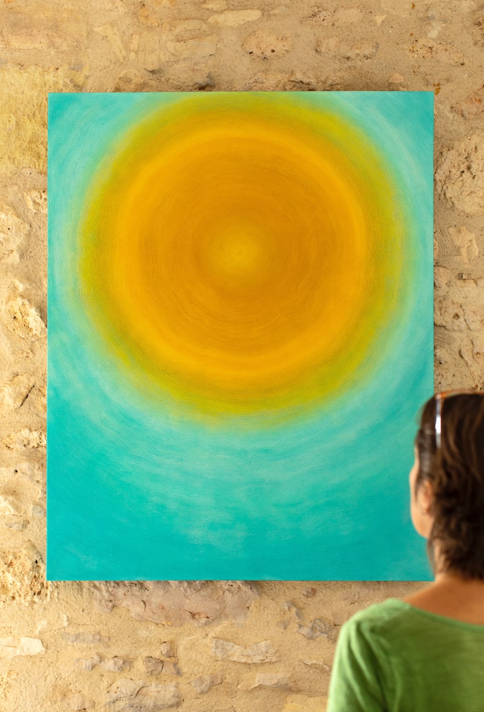 Oeuvre de Aude Arnold, artiste sgraffito, enduit chaux