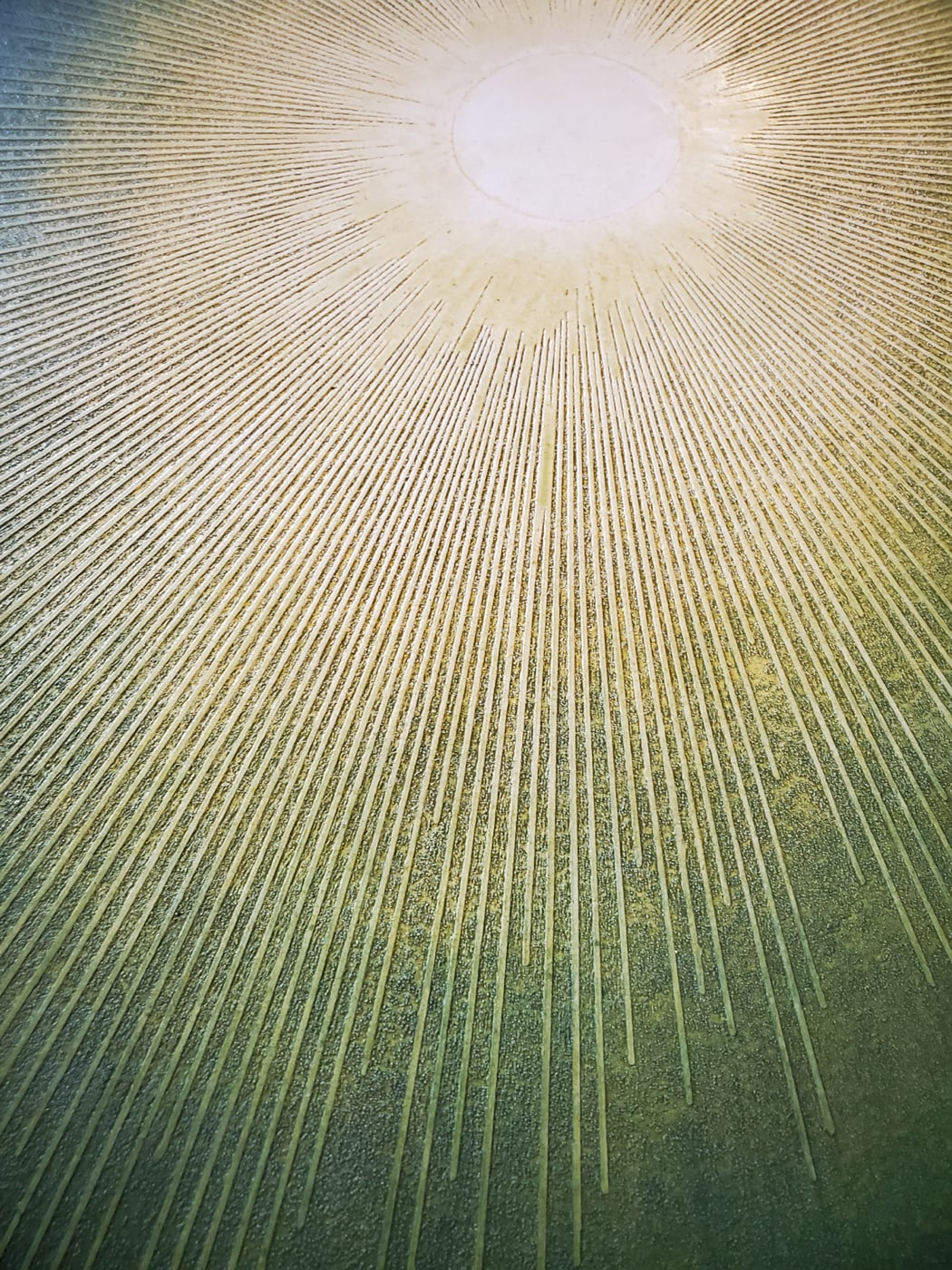 Oeuvre de Aude Arnold, artiste sgraffito, enduit chaux