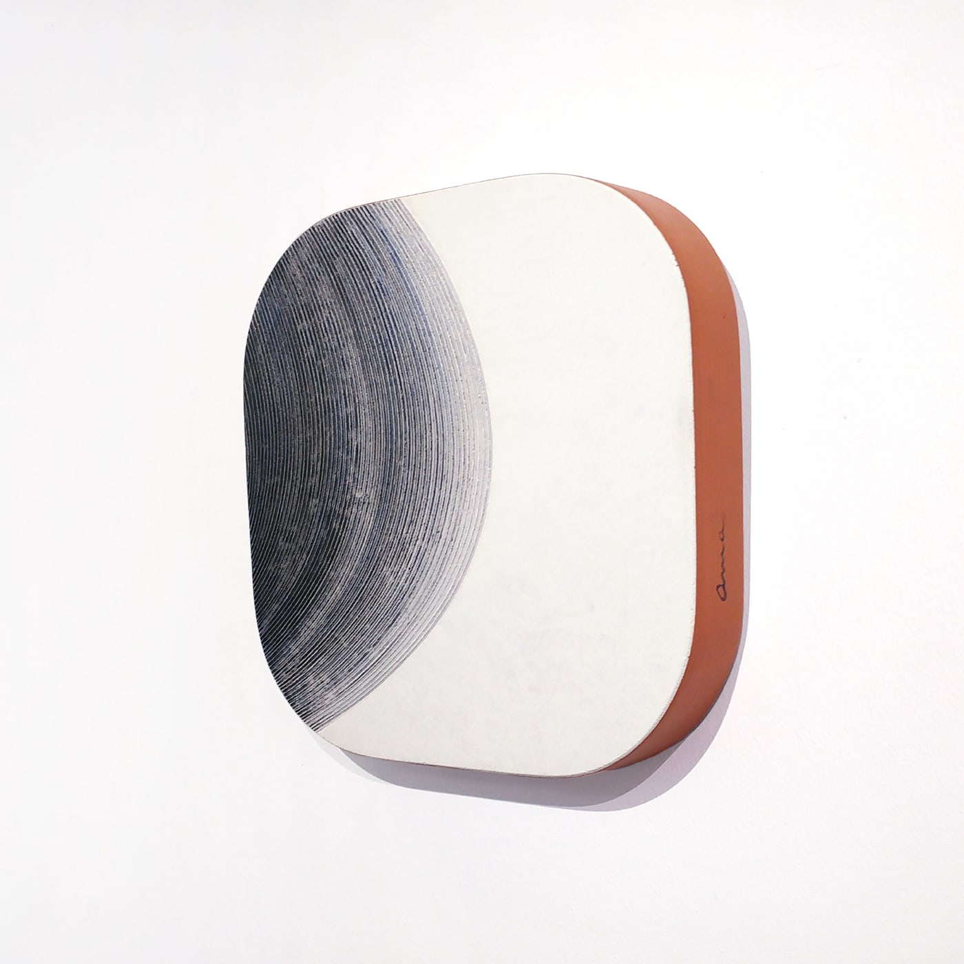 Oeuvre de Aude Arnold, artiste sgraffito, enduit chaux