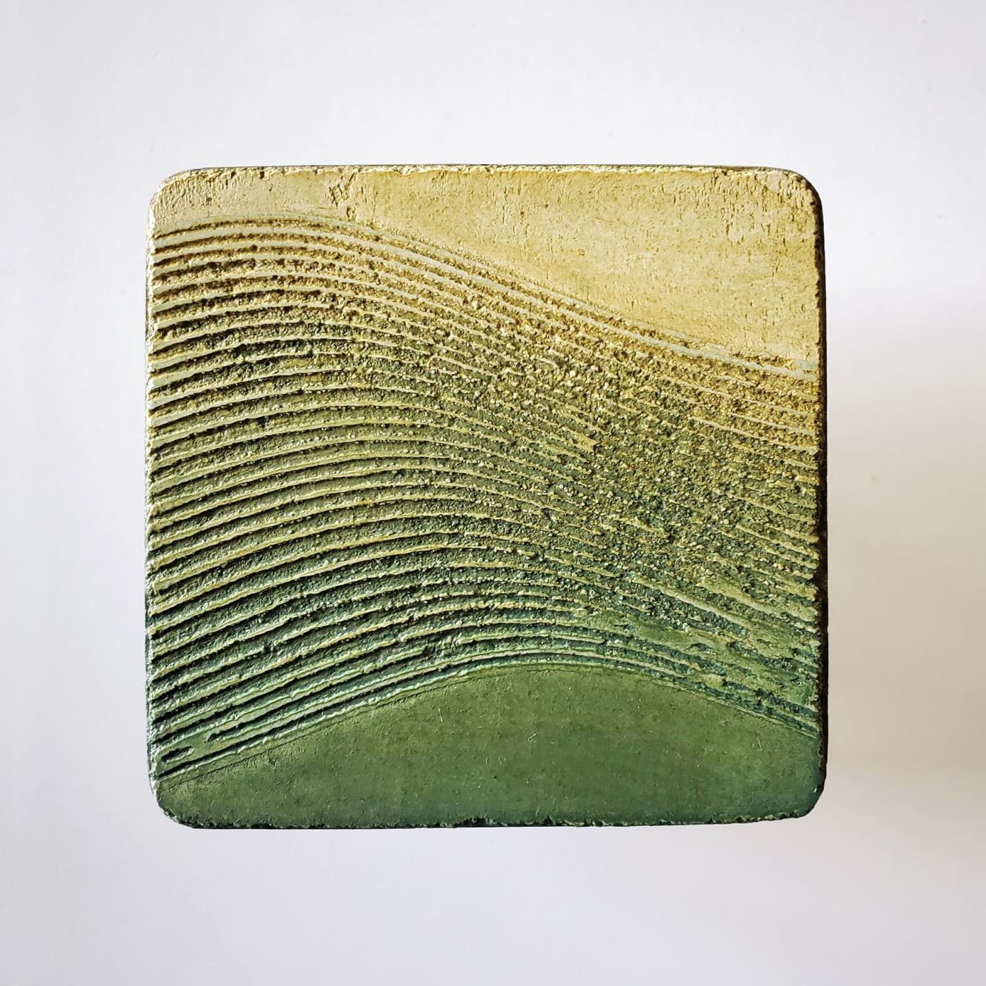 Oeuvre de Aude Arnold, artiste sgraffito, enduit chaux