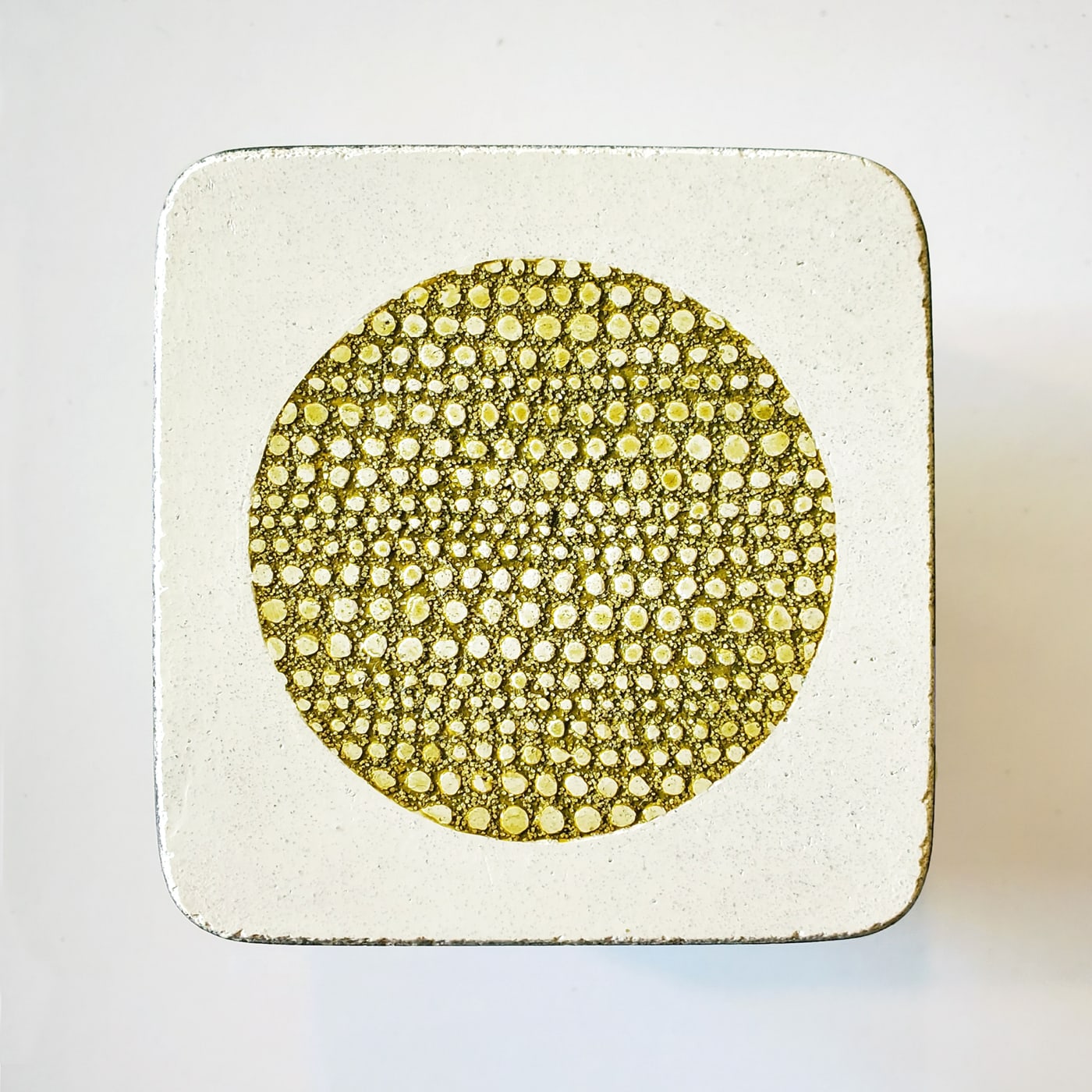 Oeuvre de Aude Arnold, artiste sgraffito, enduit chaux